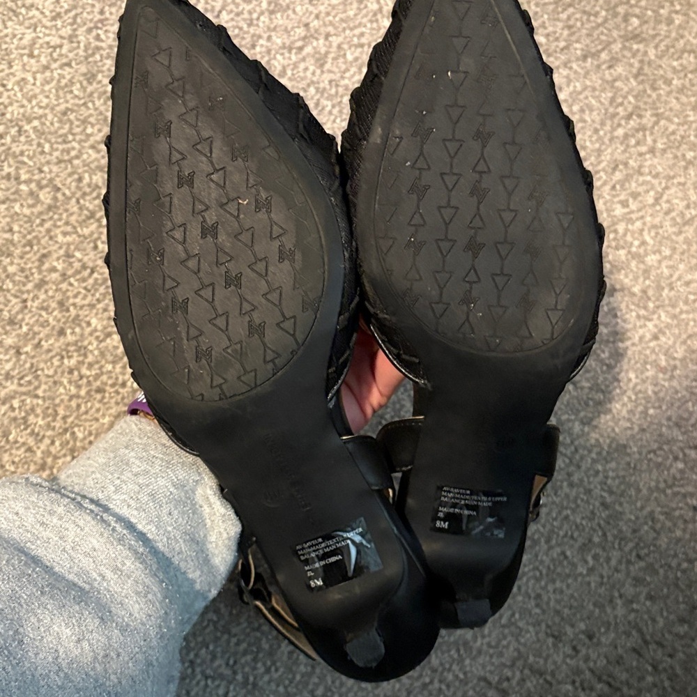 Adrienne Vittadini Black Textured Slingback Pointed Kitten Heels - Picture 3 of 7